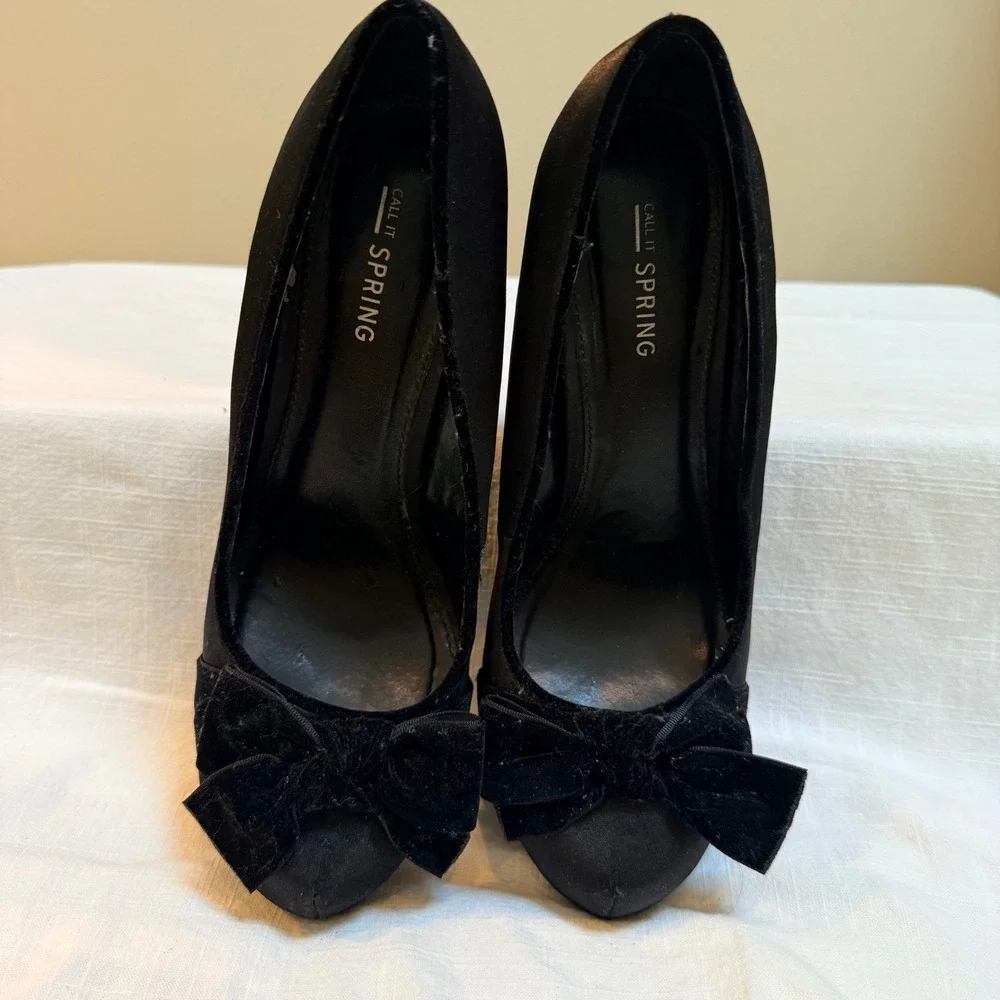 Call It Spring Pumps Size 9 Black Satin Velvet Bow Almond Toe High Heels
